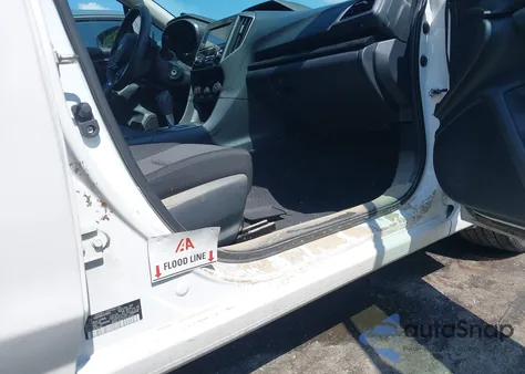 2018 Subaru Impreza 2.0I Premium из США, поврежденный, VIN 4S3GTAD65J3728925